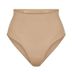 Skims Underwear seamless sculpt mid-waisted brief Clay XS